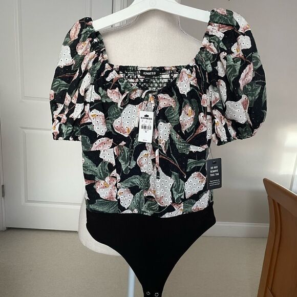 NWT Express Floral Eyelet Puff Sleeve Bodysuit - Picture 8 of 9